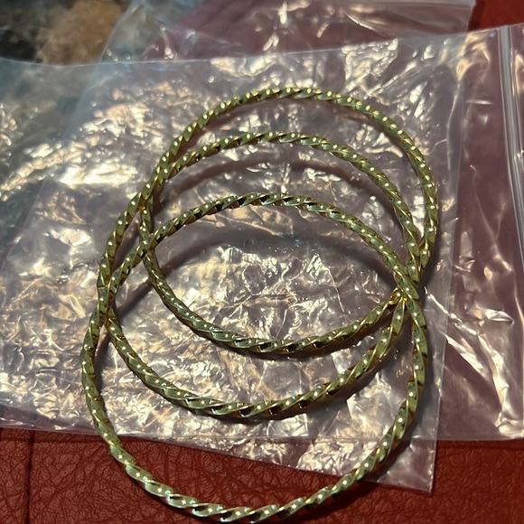 18K Saudi gold, 3 days bangle. - Picture 3 of 3